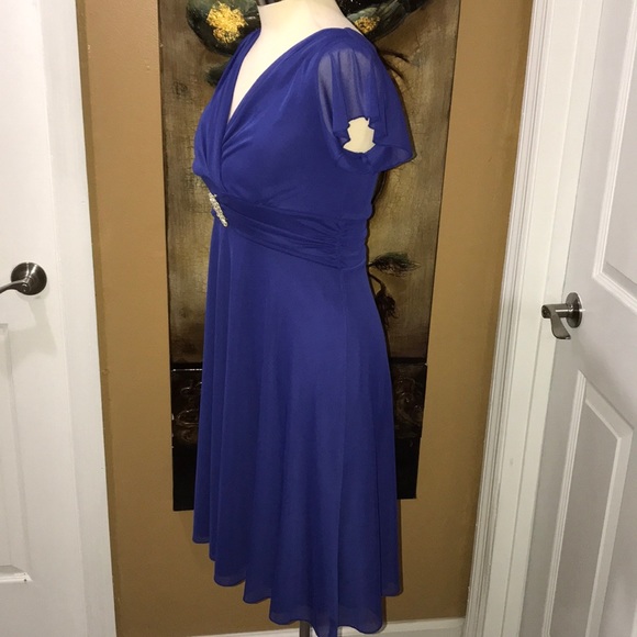 CAPRICHO dress size small - Picture 4 of 5
